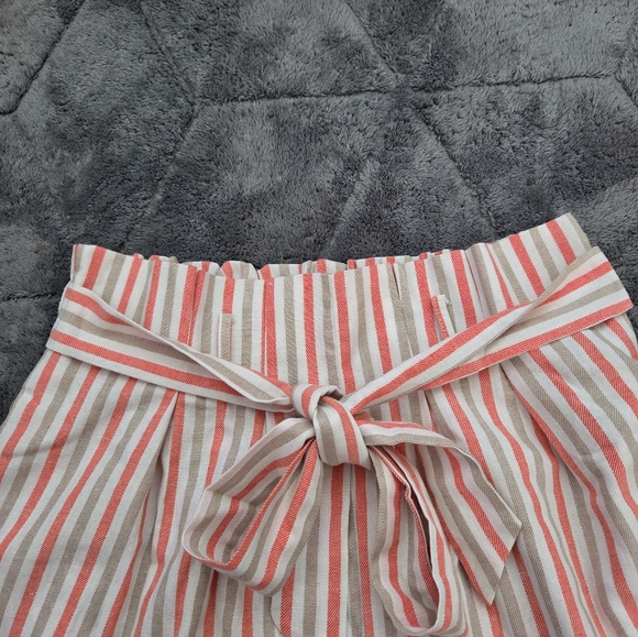 DAVI & DANI Striped Paperbag Waist Shorts in White Coral Tan Cotton Western Lrg. - Picture 4 of 8